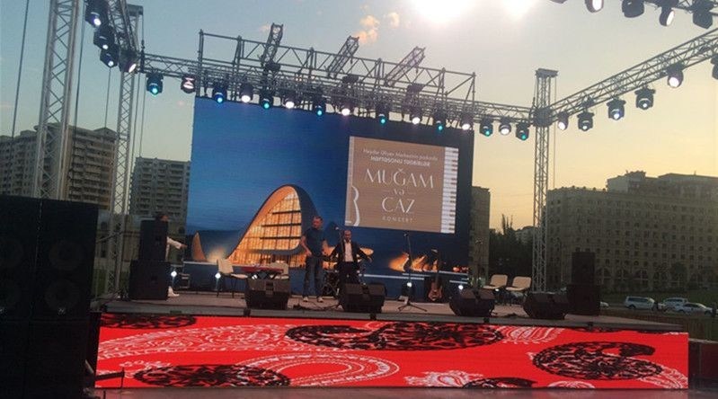 Komersial HD Sewa LED Display Fleksibel 3D Full Color SMD1921