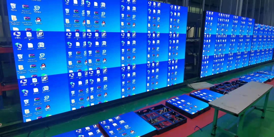 Panel layar dinding LED dalam ruangan berwarna-warni P3.91 P5.95 Instalasi tetap